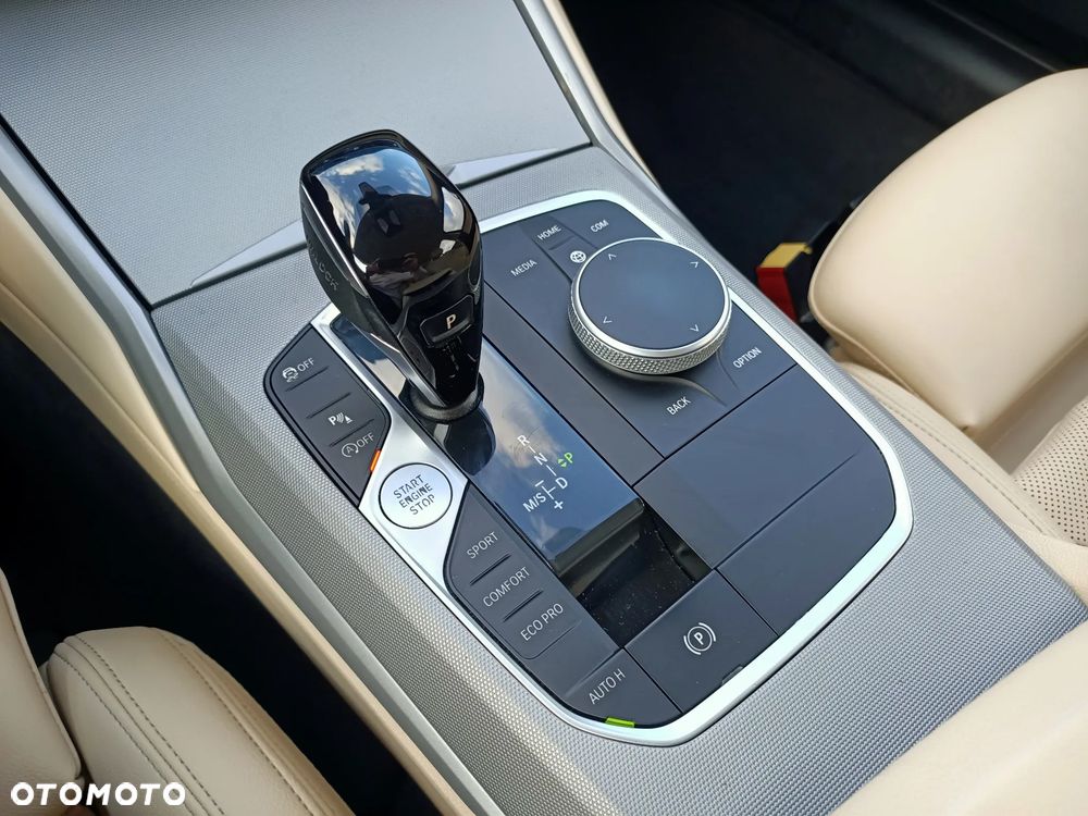 BMW Seria 3 318i Advantage - 24