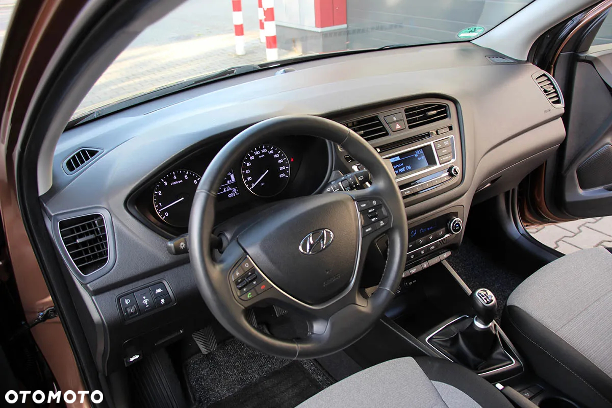 Hyundai i20 1.2 YES Gold - 21