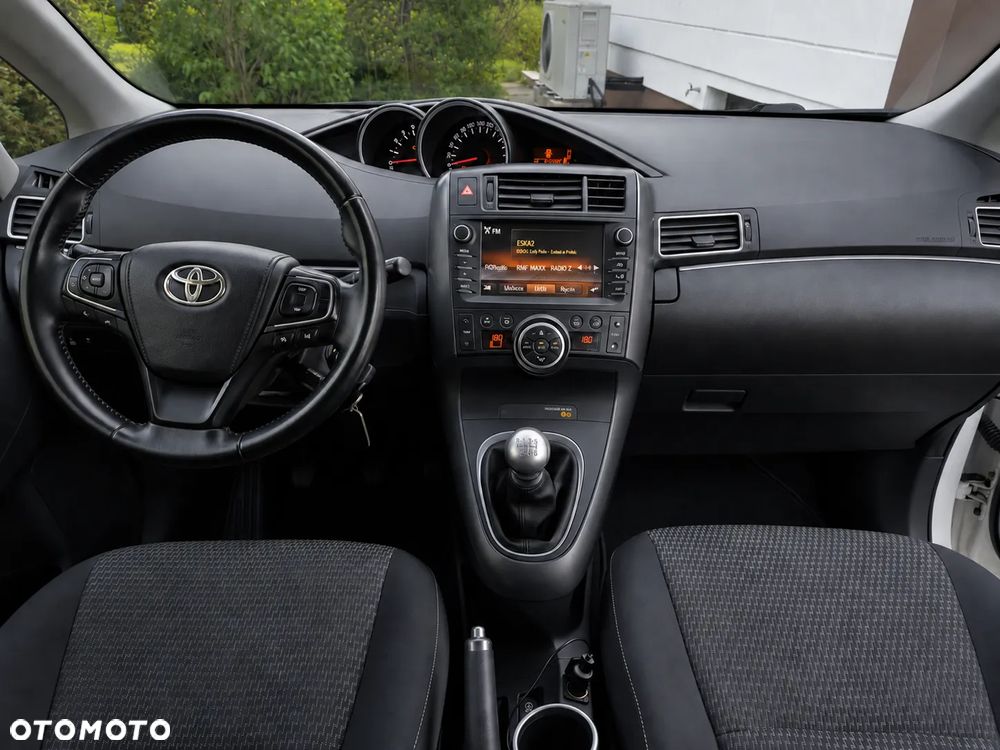 Toyota Verso 1.6 D-4D Premium 7os EU6 - 17