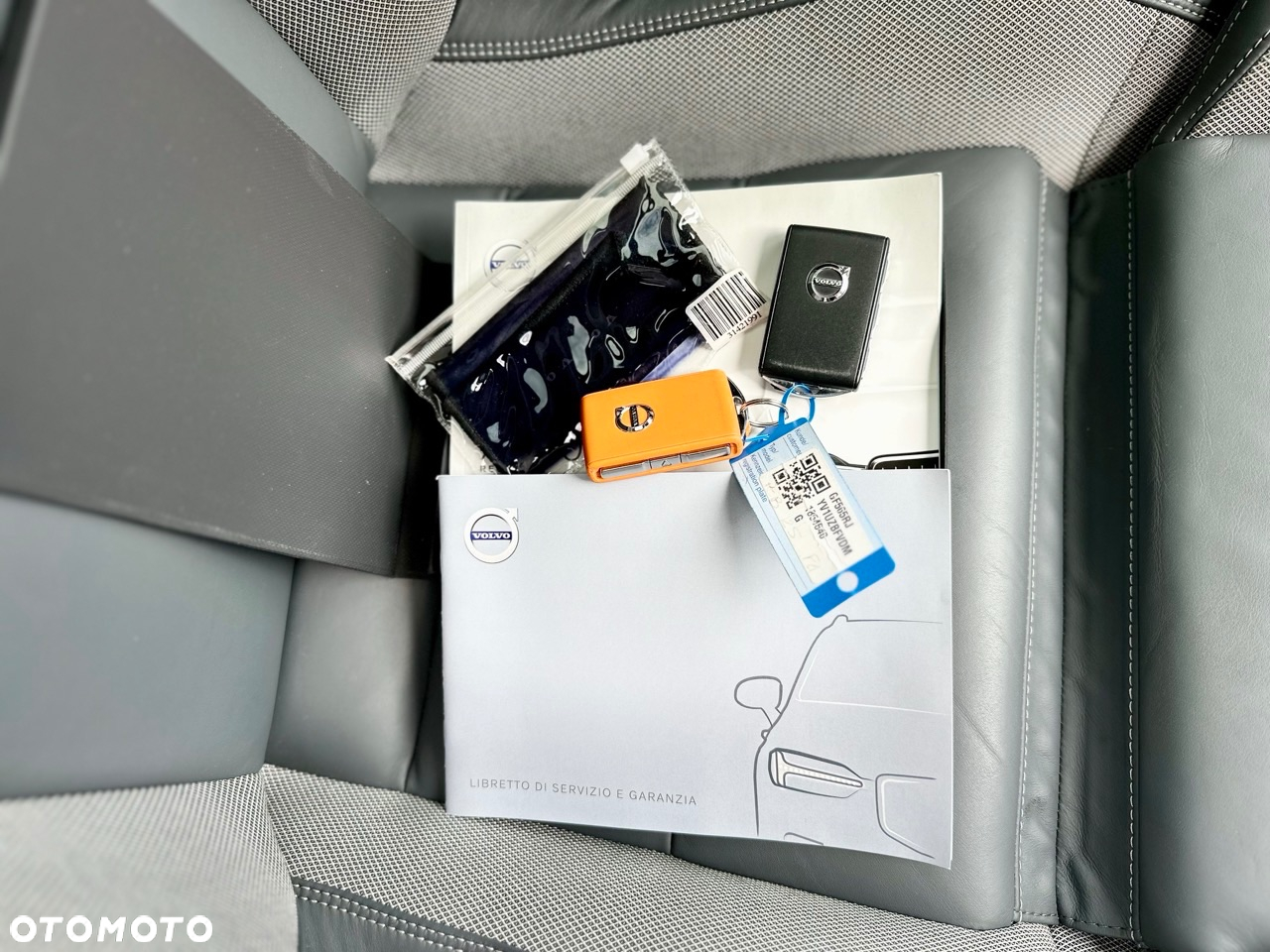 Volvo XC 60 T6 AWD Plug-In Hybrid R-Design - 37