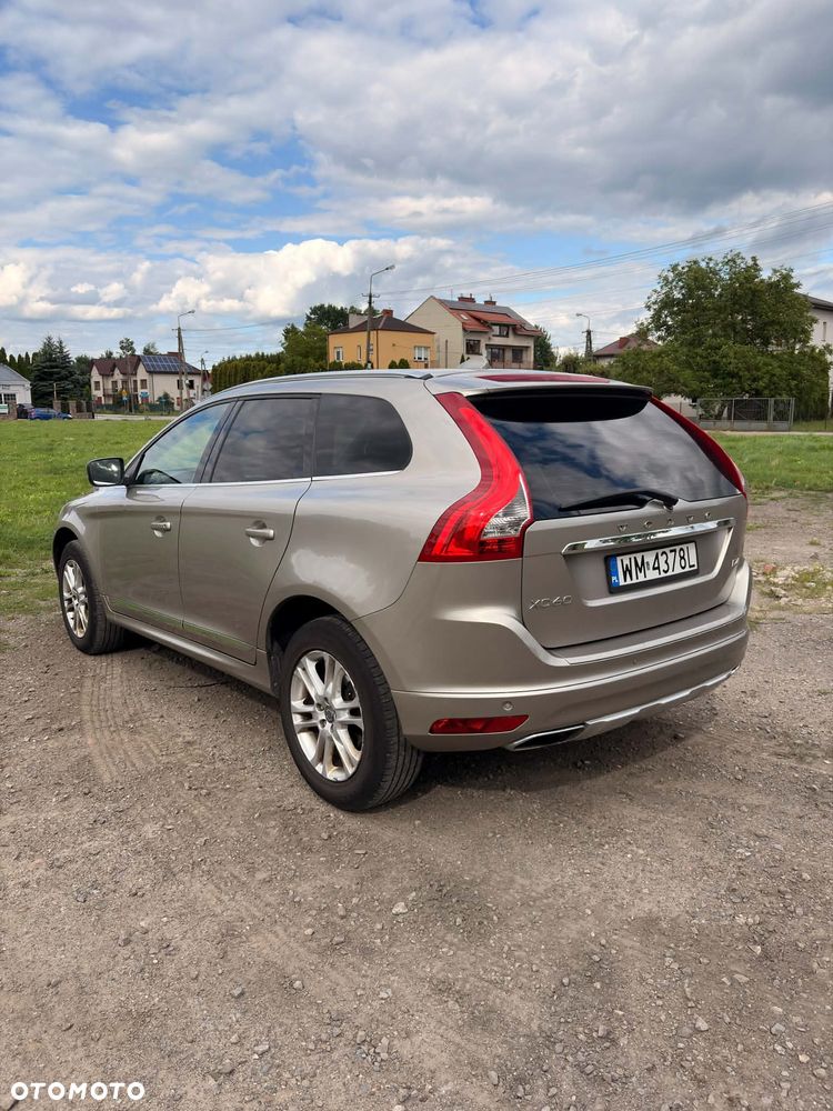 Volvo XC 60 D4 Drive-E Momentum - 4