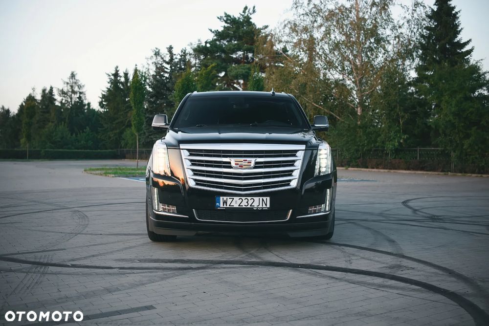 Cadillac Escalade - 3
