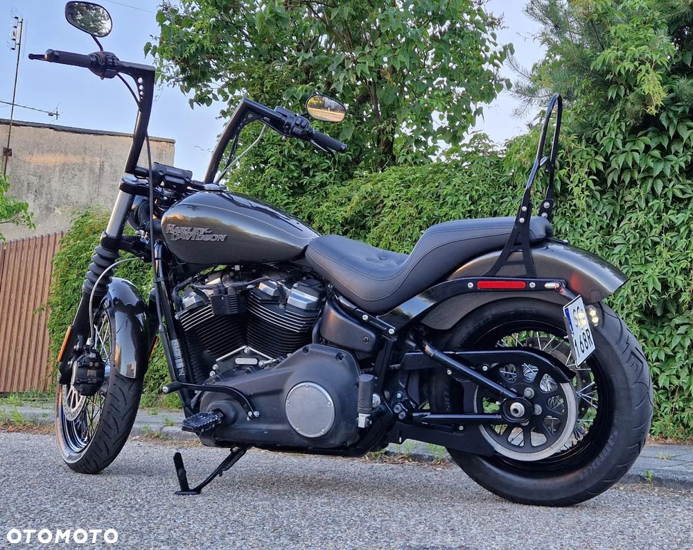 Harley-Davidson Dyna Street Bob - 5