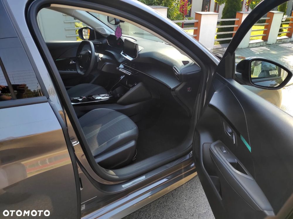 Peugeot 208 PureTech 100 EAT8 Allure Pack - 14