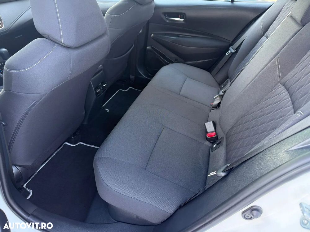 Toyota Corolla - 22