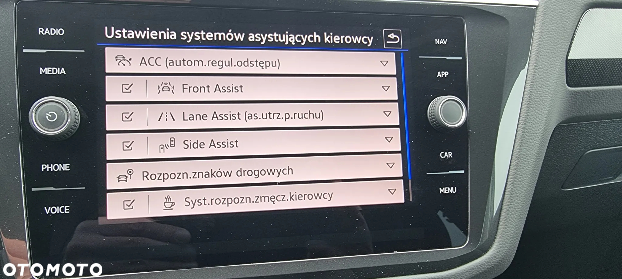 Volkswagen Tiguan 2.0 TDI SCR 4MOTION DSG Elegance - 16