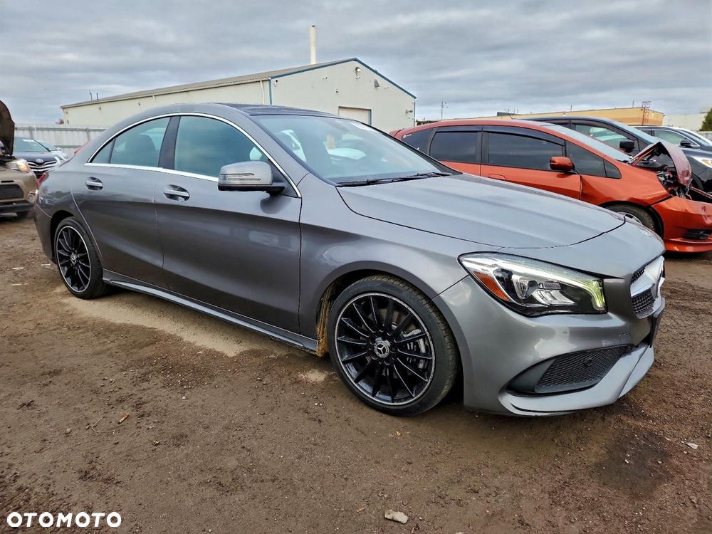 Mercedes-Benz CLA - 2