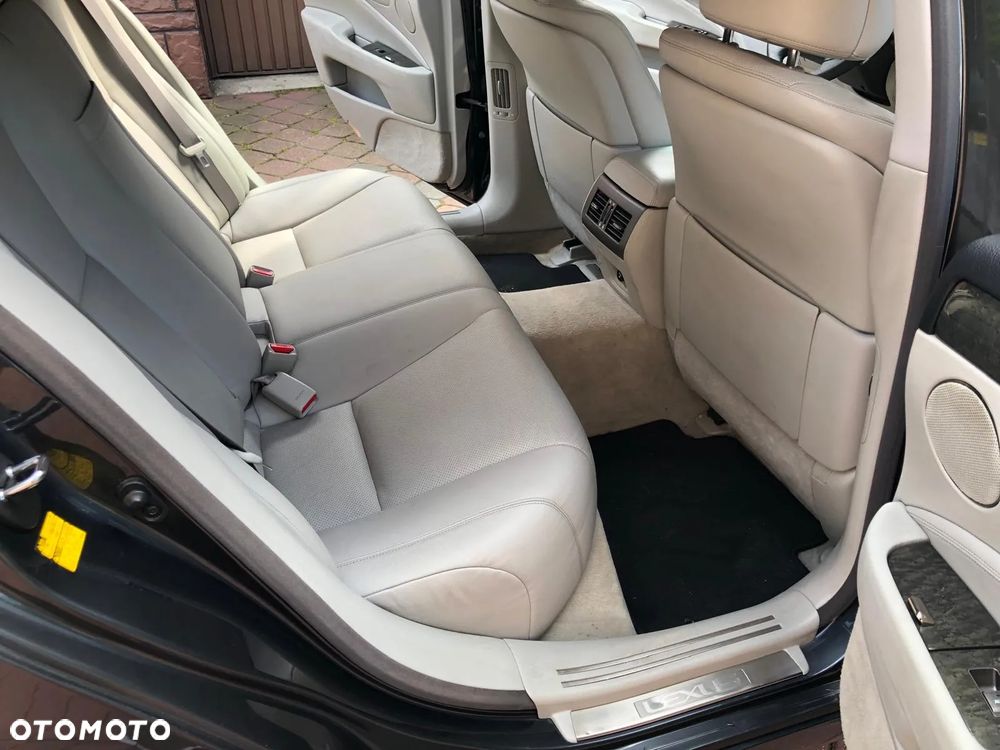 Lexus LS 460 AWD - 19