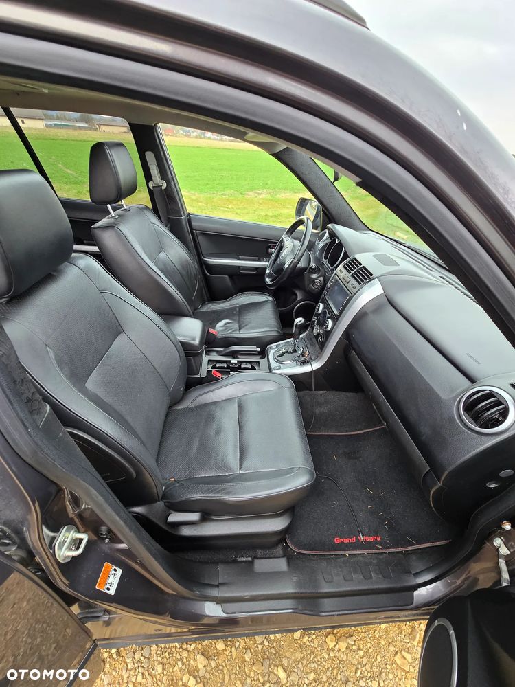 Suzuki Grand Vitara 2.4 De Luxe - 12