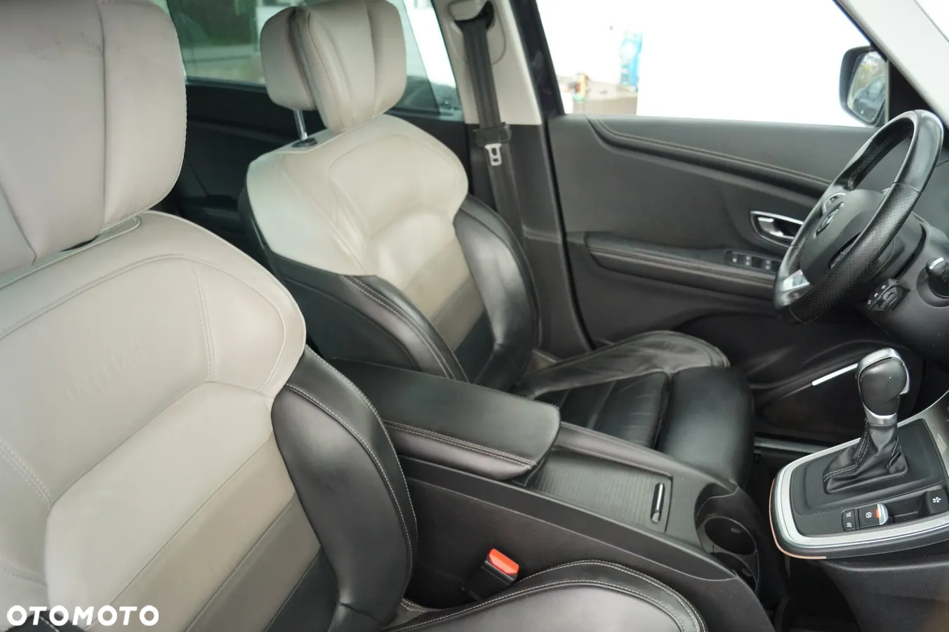 Renault Grand Scenic - 31