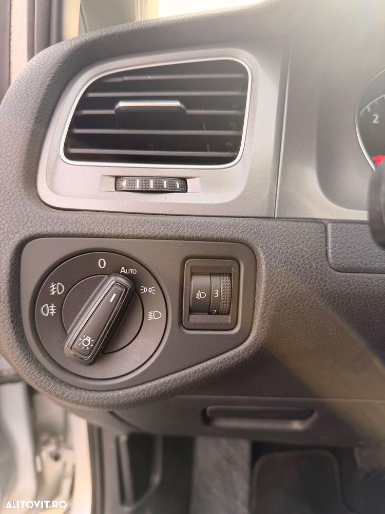 Volkswagen Golf 1.6 TDI DPF BMT DSG Trendline - 12