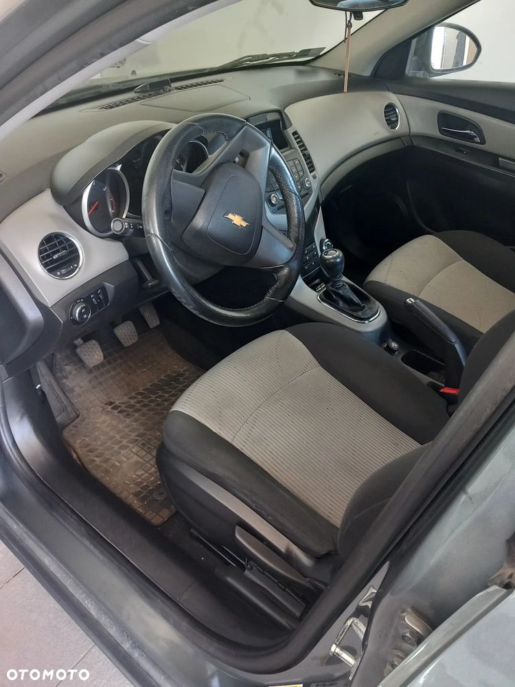 Chevrolet Cruze 1.6 LT - 17
