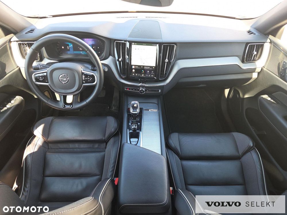 Volvo XC 60 B5 B AWD Plus Dark - 12