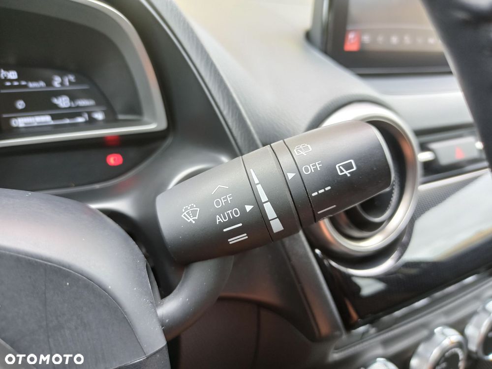 Mazda 2 - 24