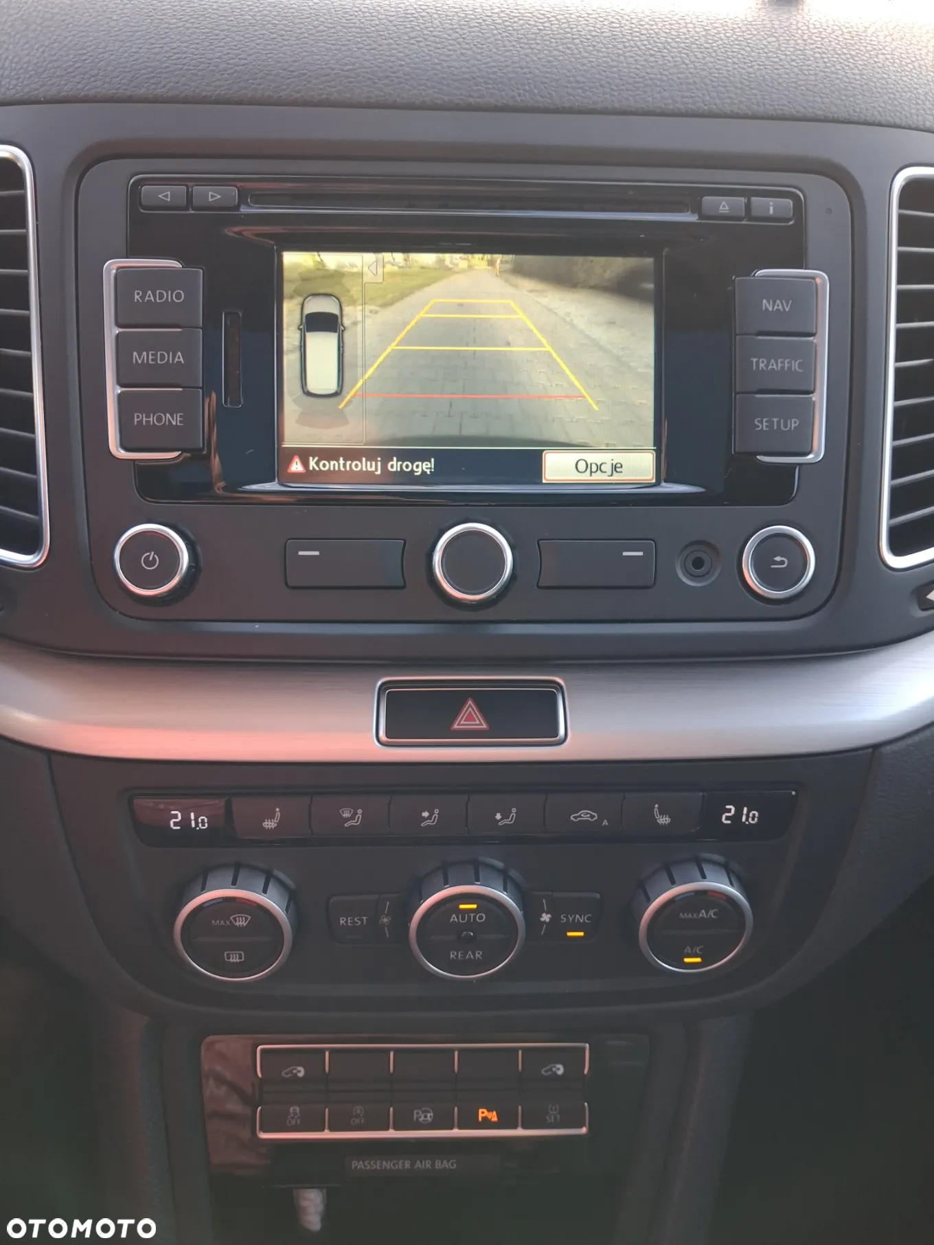 Volkswagen Sharan 2.0 TDI DSG BlueMotion Technology Cup - 12