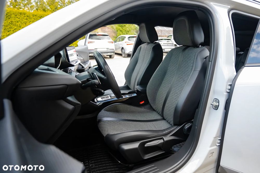 Peugeot 2008 1.5 BlueHDi Allure Pack S&S EAT8 - 31