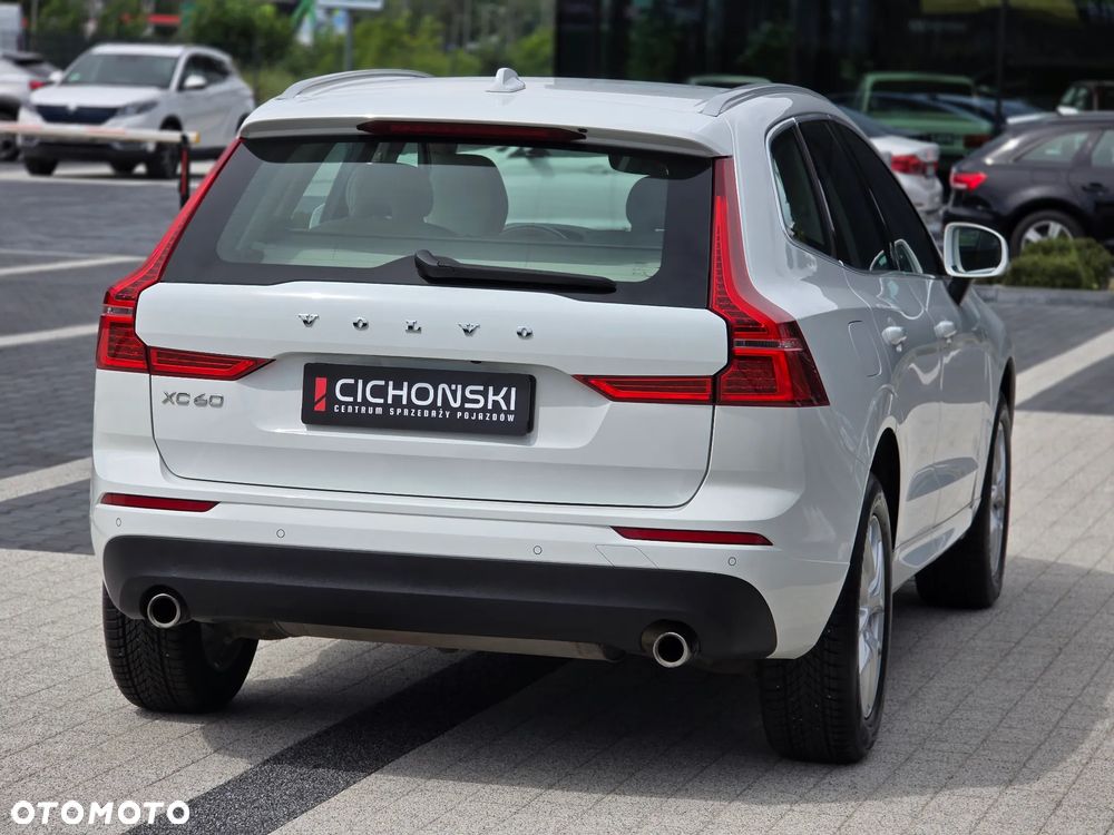 Volvo XC 60 T4 Momentum Pro - 9