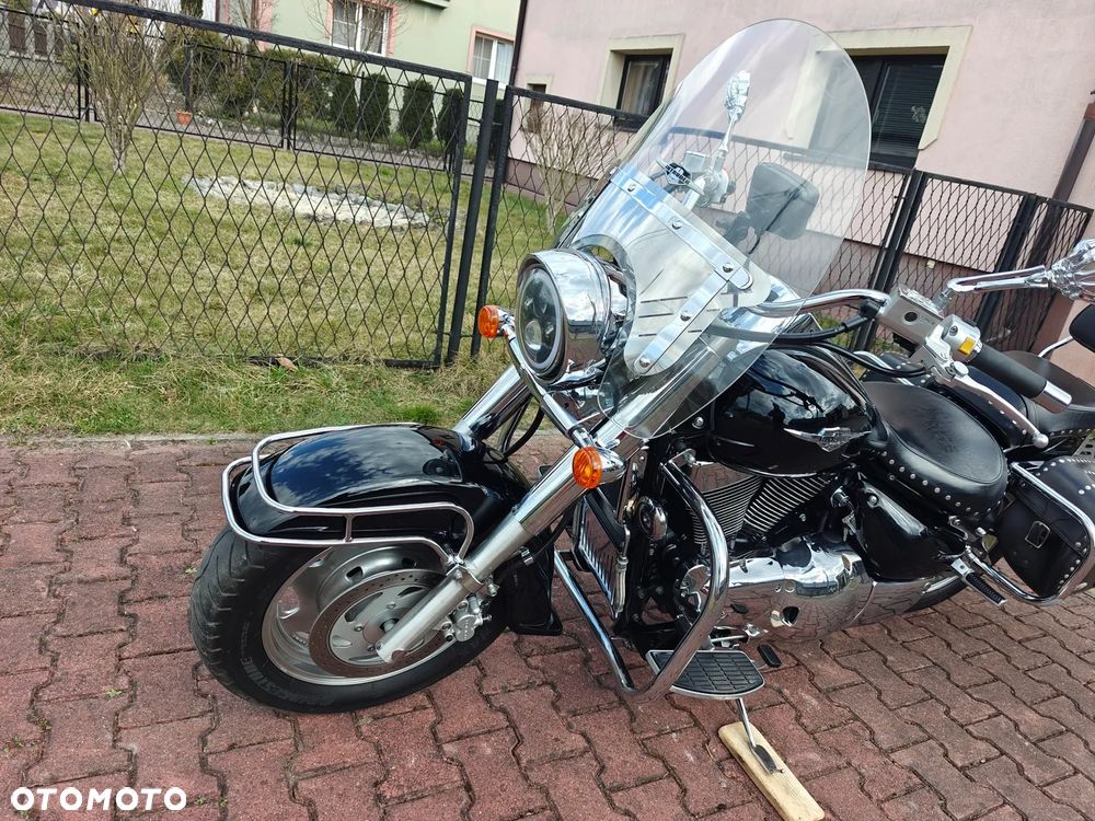 Suzuki Intruder - 18