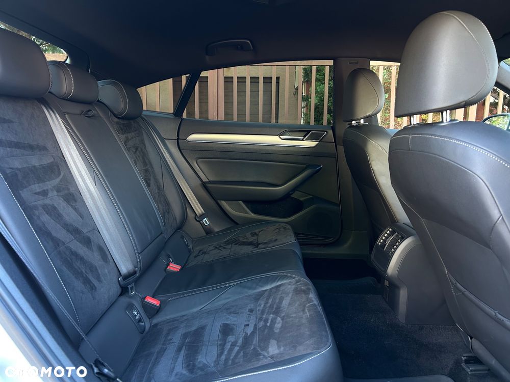 Volkswagen Arteon 2.0 TDI Bi-Turbo SCR 4Mot R-Line DSG - 31