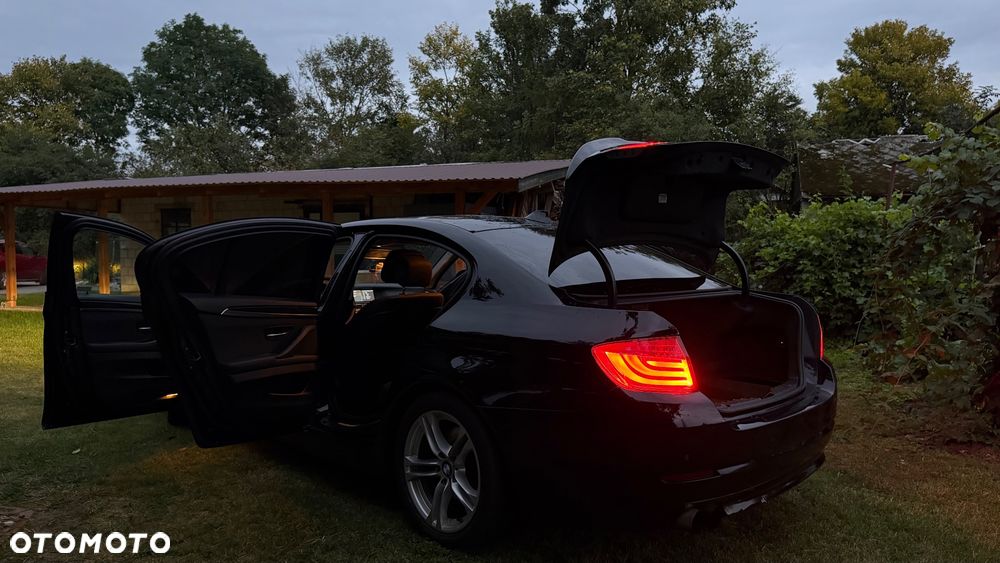 BMW Seria 5 520d - 14