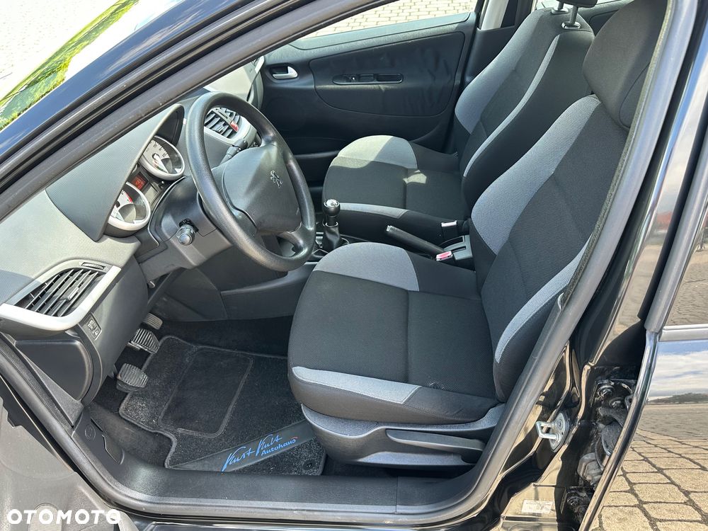 Peugeot 207 75 forever - 11