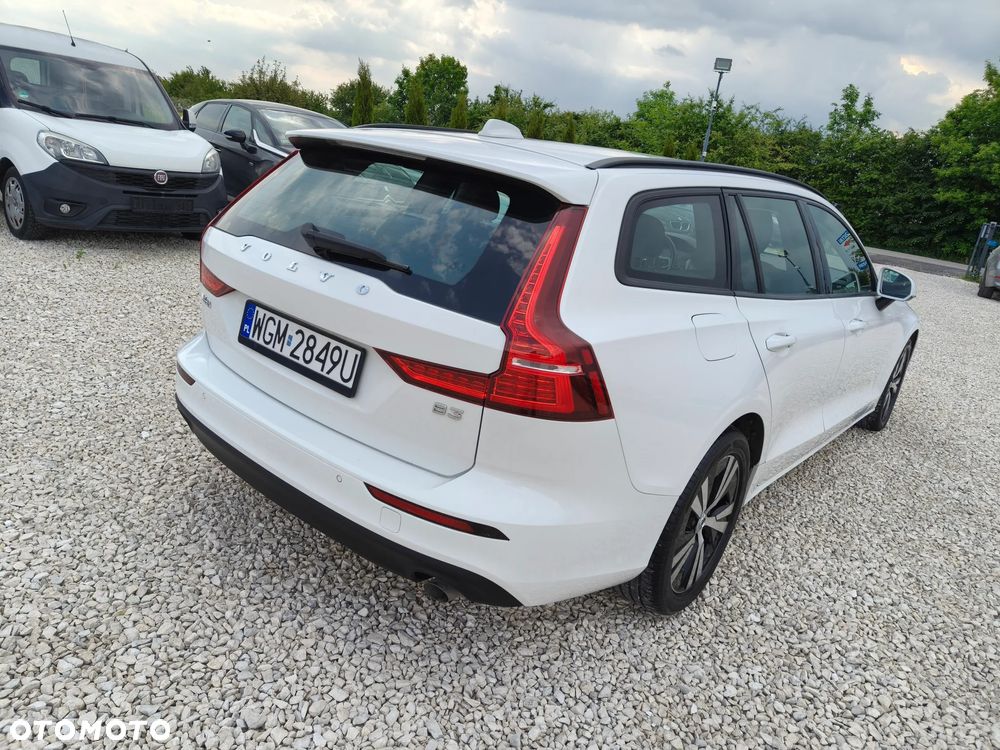 Volvo V60 B3 B Momentum - 29