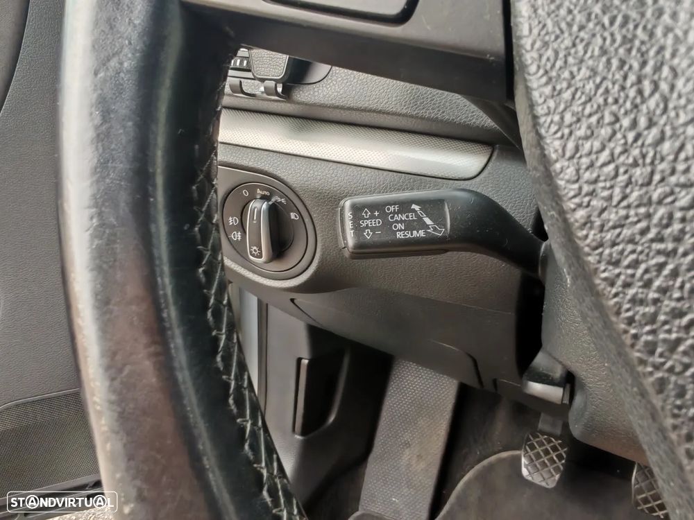 VW Sharan - 7