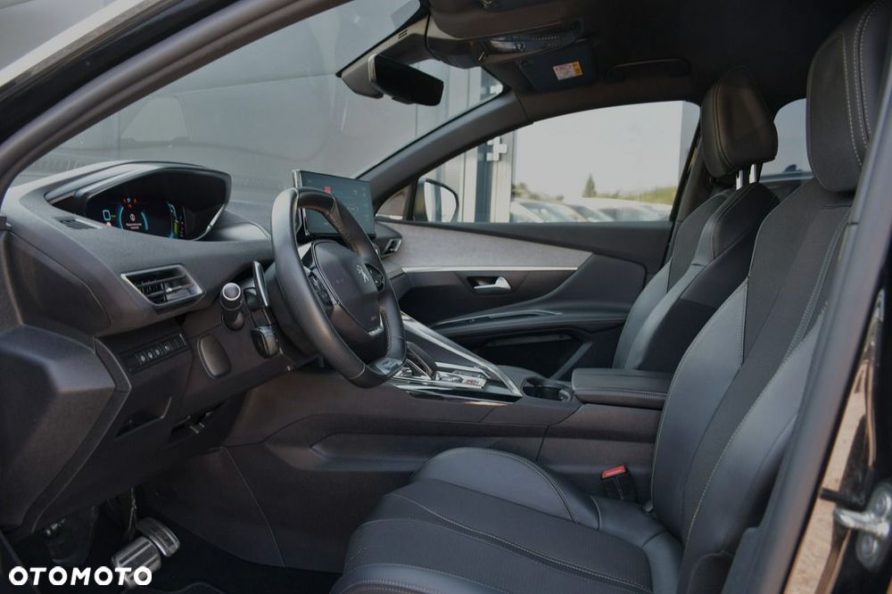 Peugeot 3008 1.6 PureTech HYbrid GT Line S&S EAT8 - 17