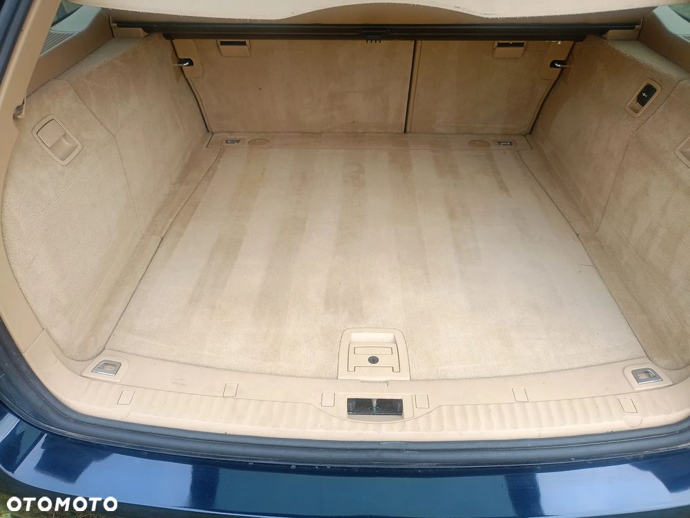 BMW Seria 5 520d Touring - 11