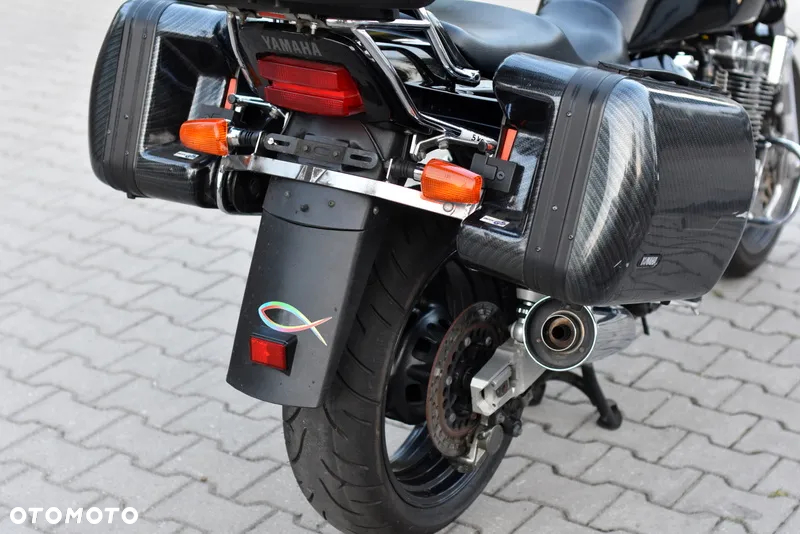 Yamaha XJR - 12