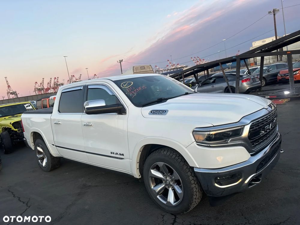 RAM 1500 Crew Cab Shortbed Limited - 3