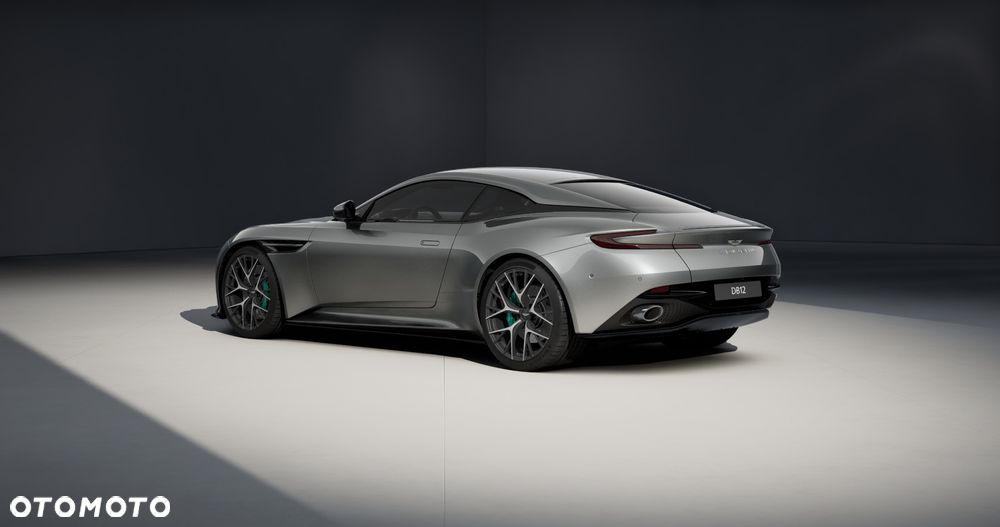 Aston Martin DB12 - 7