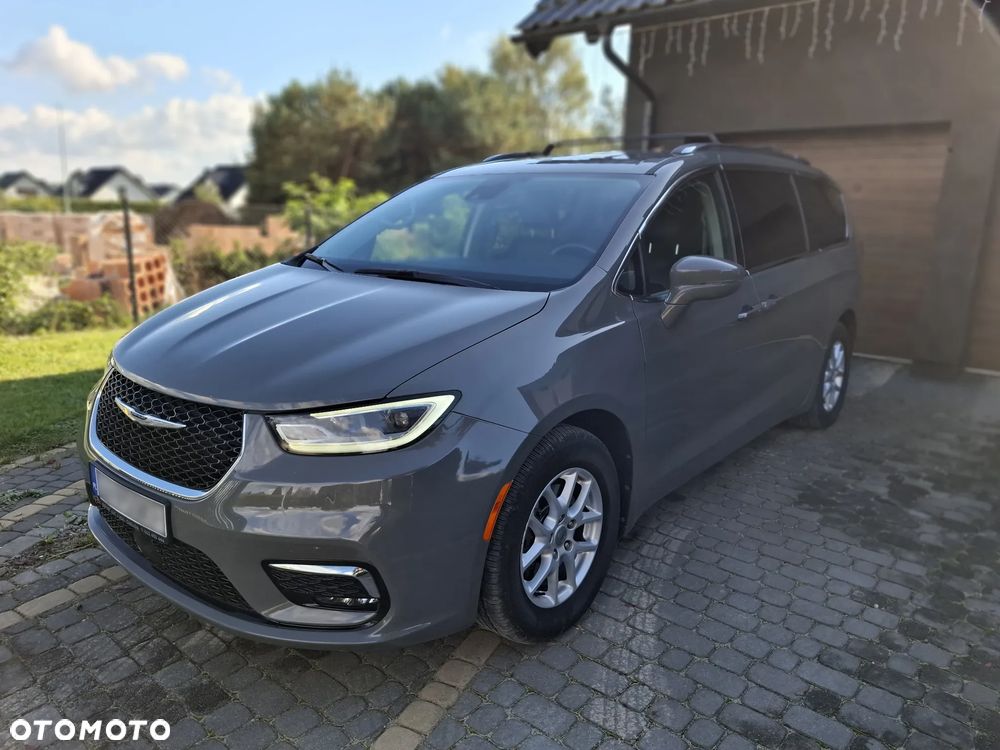 Chrysler Pacifica - 32