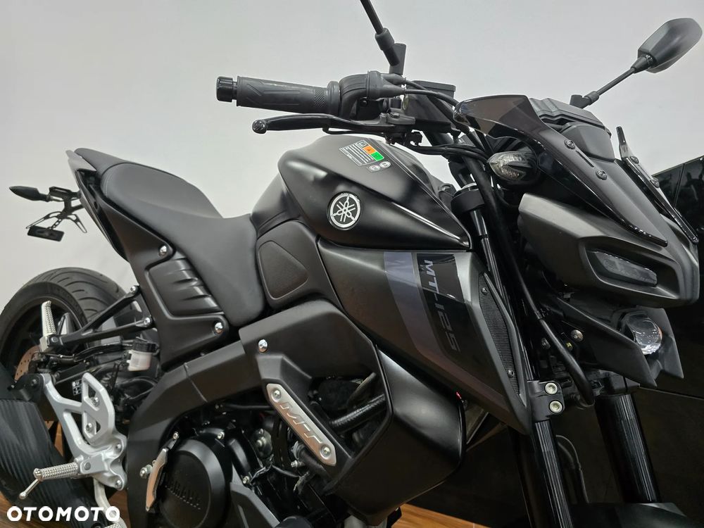 Yamaha MT - 27