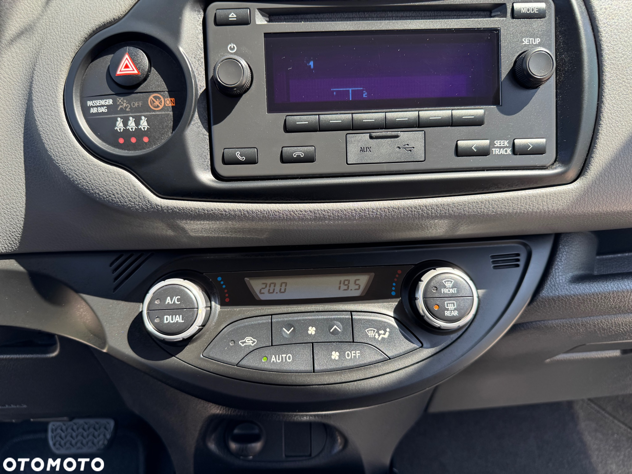 Toyota Yaris Hybrid 100 Active - 17