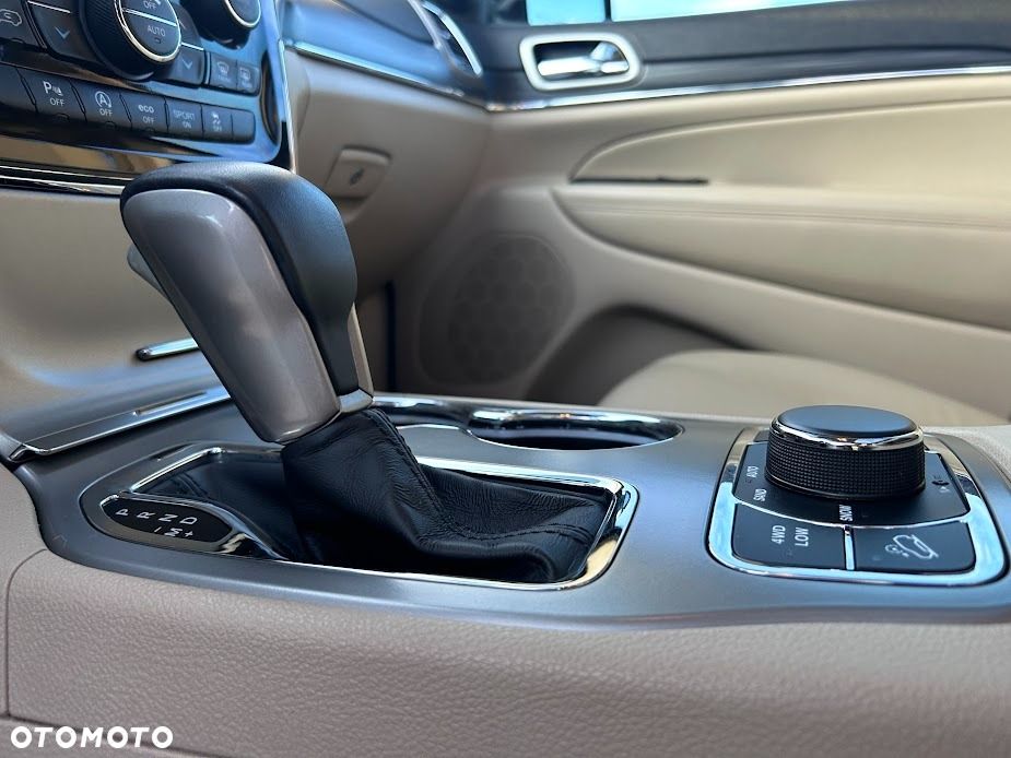 Jeep Grand Cherokee - 19