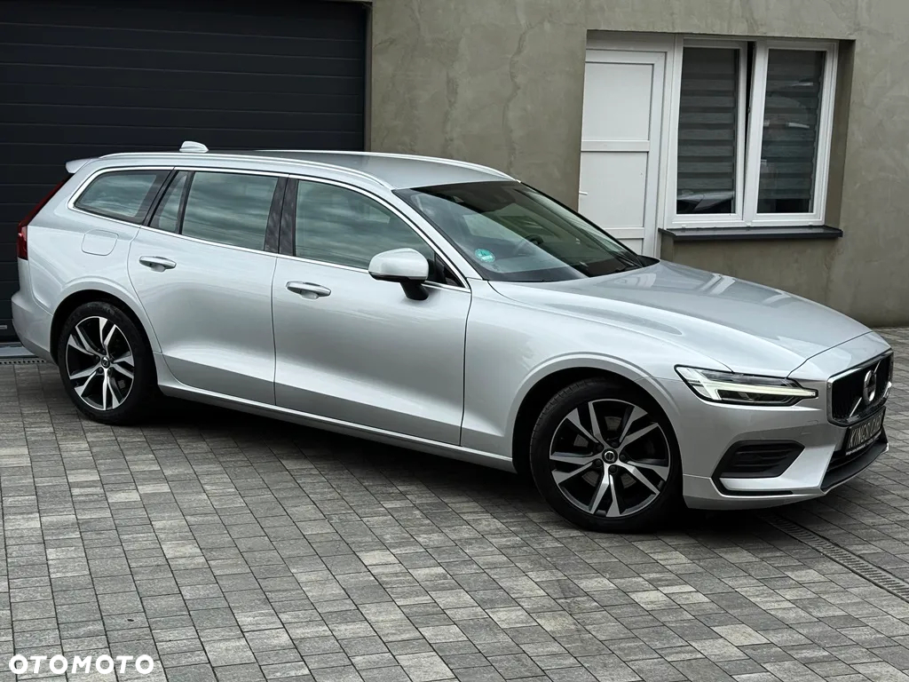 Volvo V60 B3 B DKG Momentum - 14