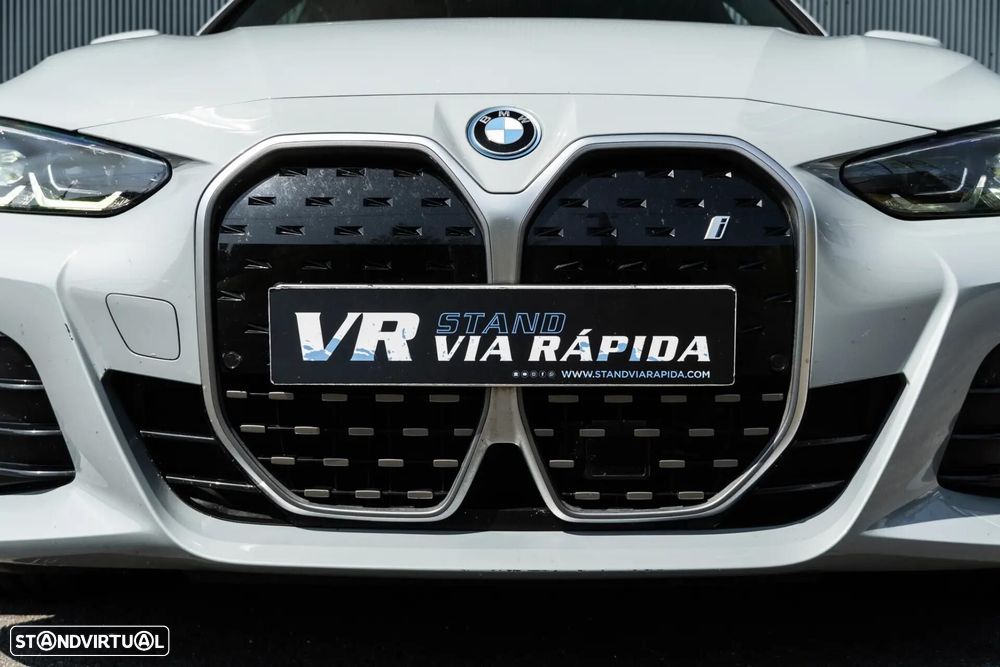 BMW i4 eDrive40 Pack Desportivo M - 29