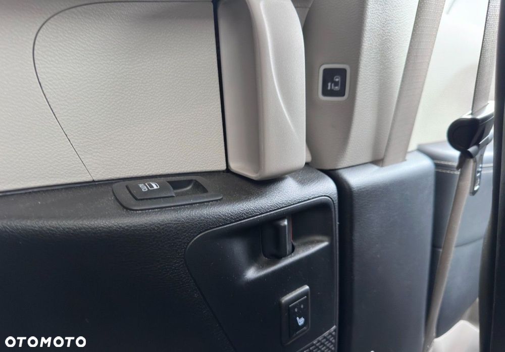 Chrysler Pacifica - 28