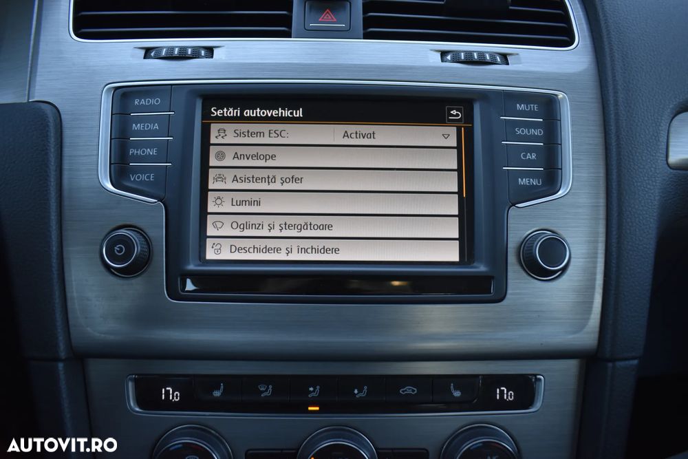 Volkswagen Golf 1.2 TSI BMT Comfortline - 23