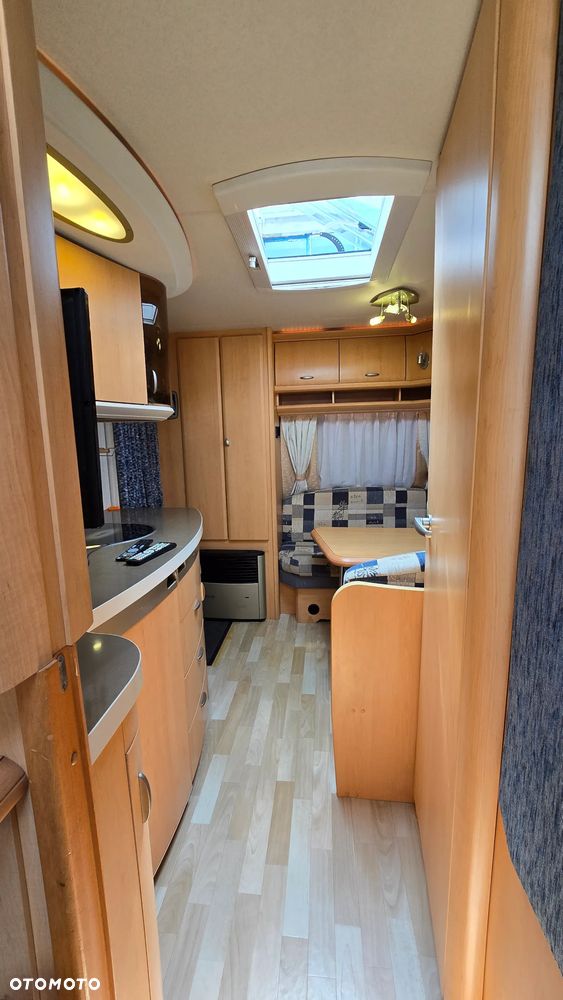 Hobby 440 De  Luxe na B 1200kg Markiza TV Łazienka - 10