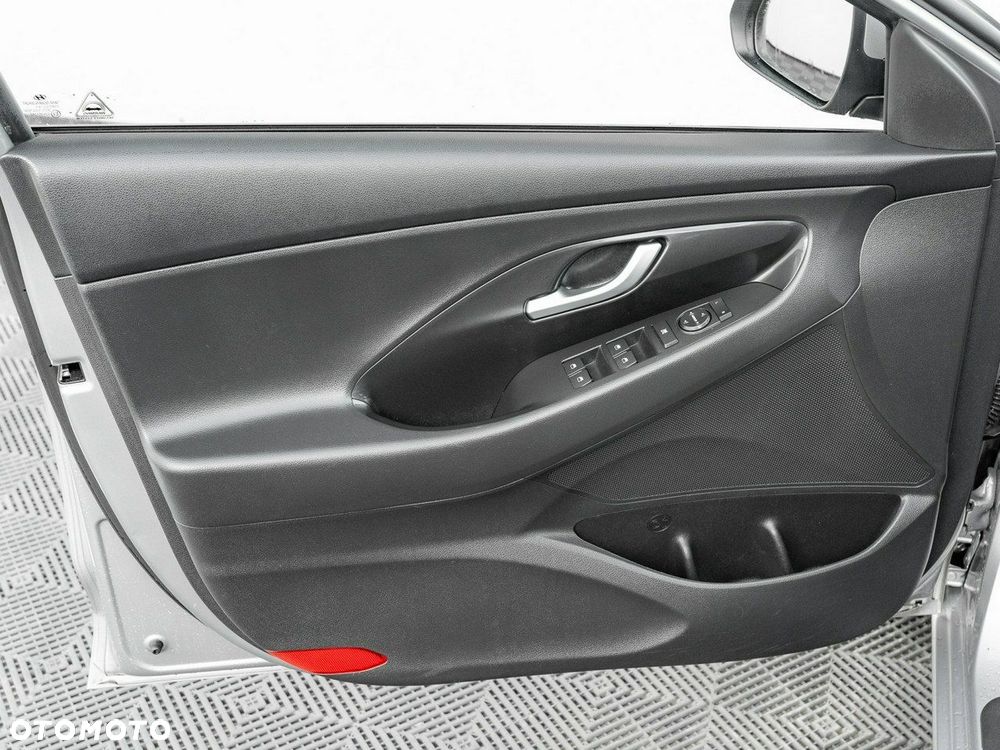 Hyundai i30 1.5 DPI Classic + - 11