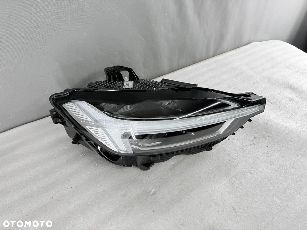 Reflektor Przód strona prawa Volvo XC60 II 31420418 LED FULL - 2
