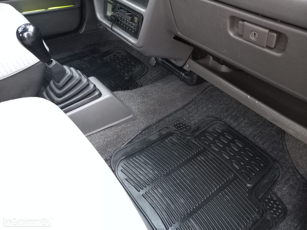 Nissan Micra 1.0 - 26