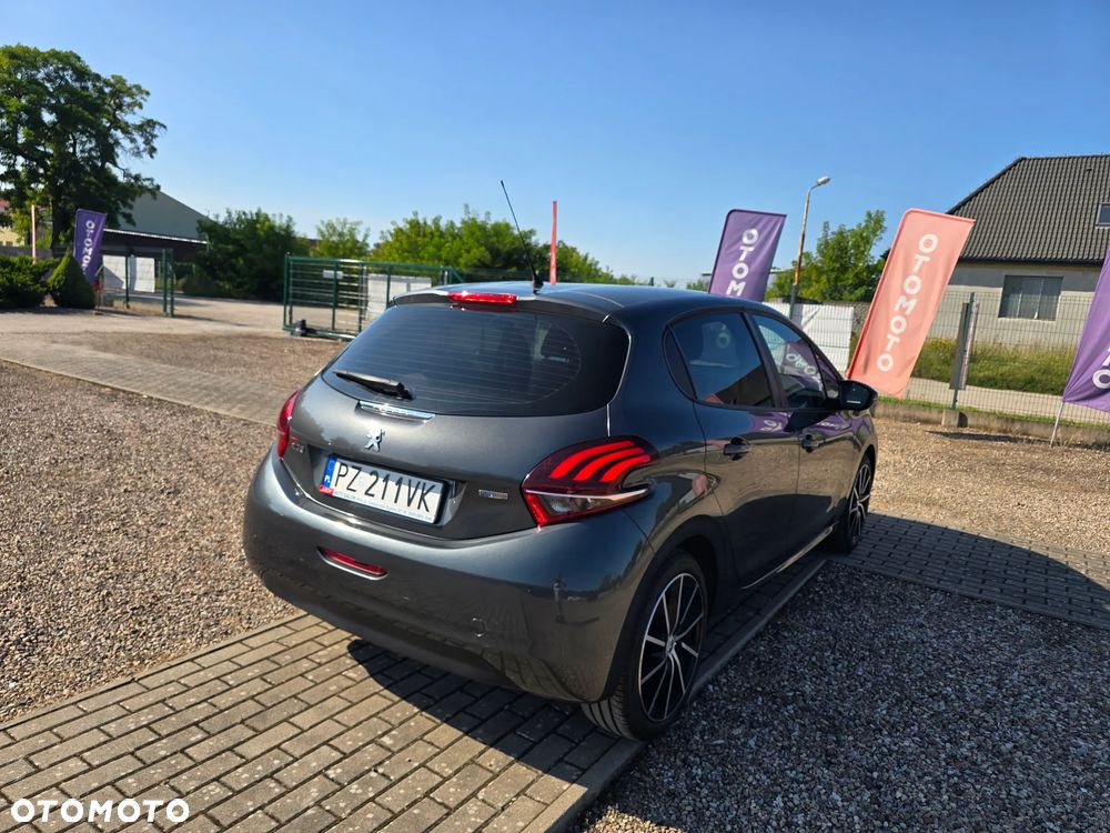 Peugeot 208 1.2 PureTech Style - 6