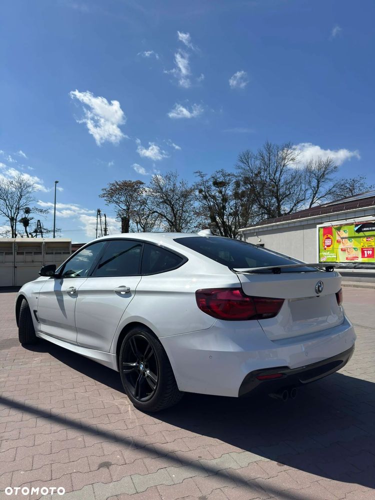 BMW Seria 3 330i xDrive M Sport - 5