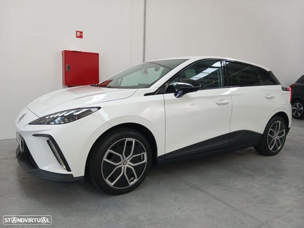 MG MG4 64 kWh Luxury - 2