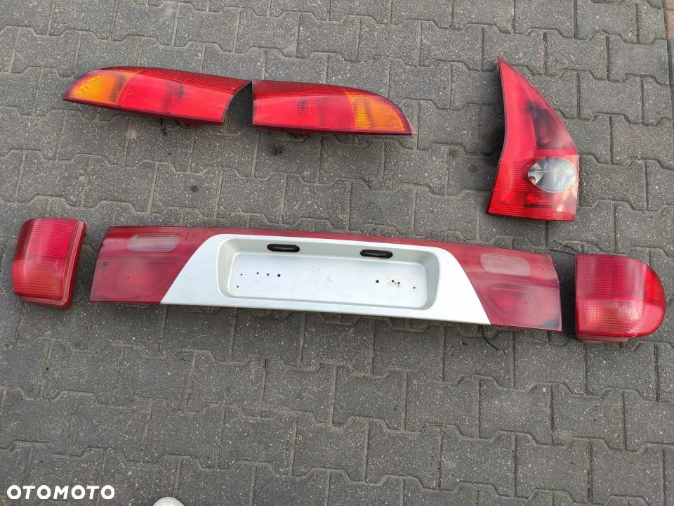 LAMPA PRZÓD PRAWA TOYOTA T25 AVENSIS - 5