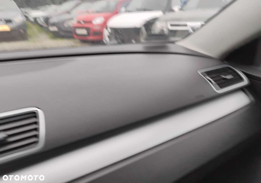 Volkswagen Passat - 18