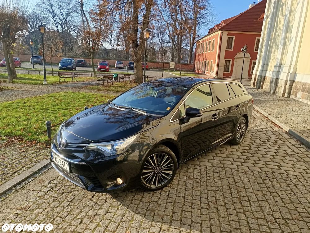 Toyota Avensis 1.8 Premium - 18